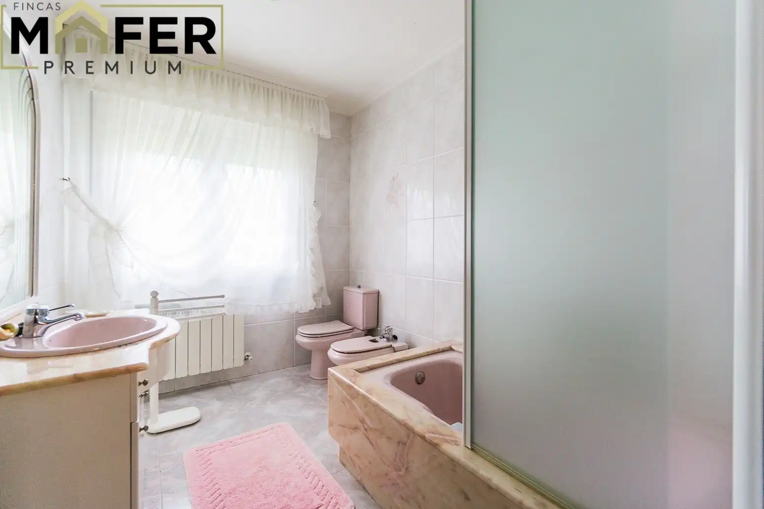 Badezimmer von Haus oder Chalet zum Verkauf in Ampuero mit Heizung, Privatgarten und Parkett