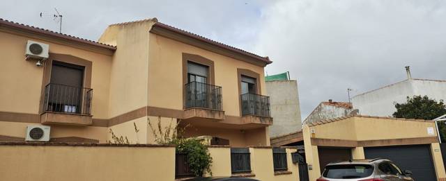 Casa adosada en Venta en Argamasilla de Calatrava