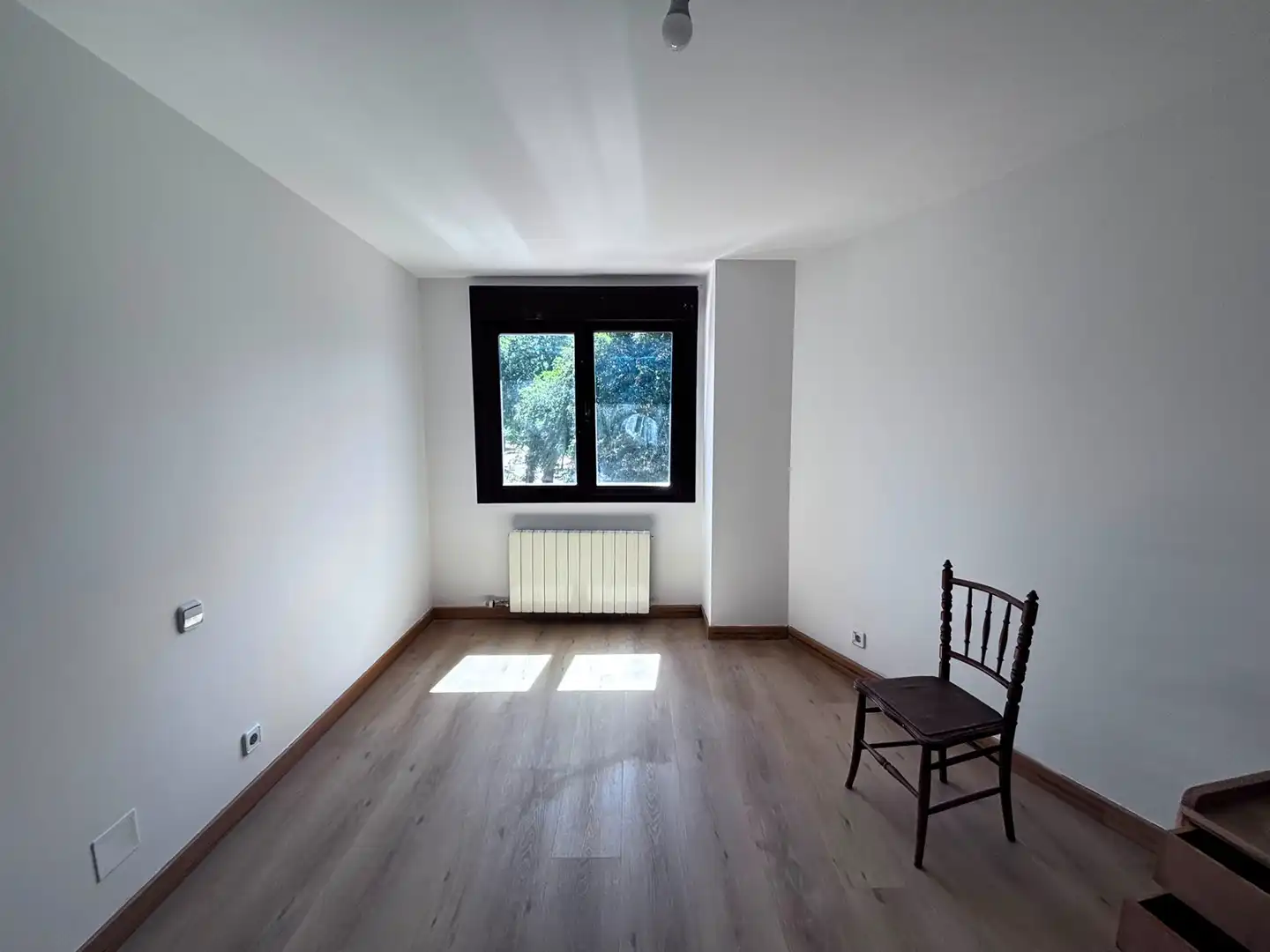Schlafzimmer von Einfamilien-Reihenhaus zum Verkauf in Burgos mit Heizung, Terrasse und Abstellraum