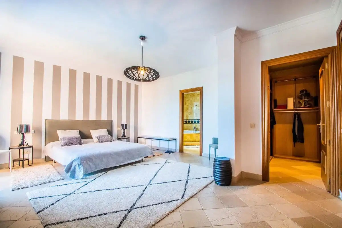Habitación de Dúplex en venta en Estepona con Aire acondicionado, Jardín privado y Terraza