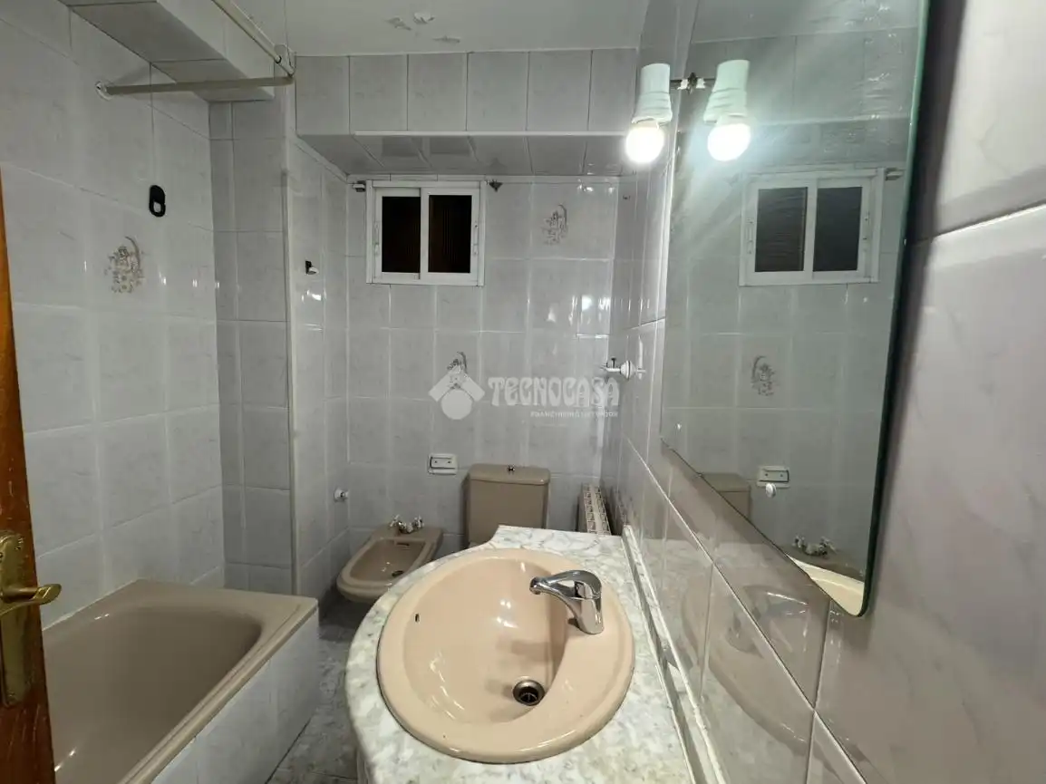 Baño de Piso en venta en Madrid con Calefacción y Terraza