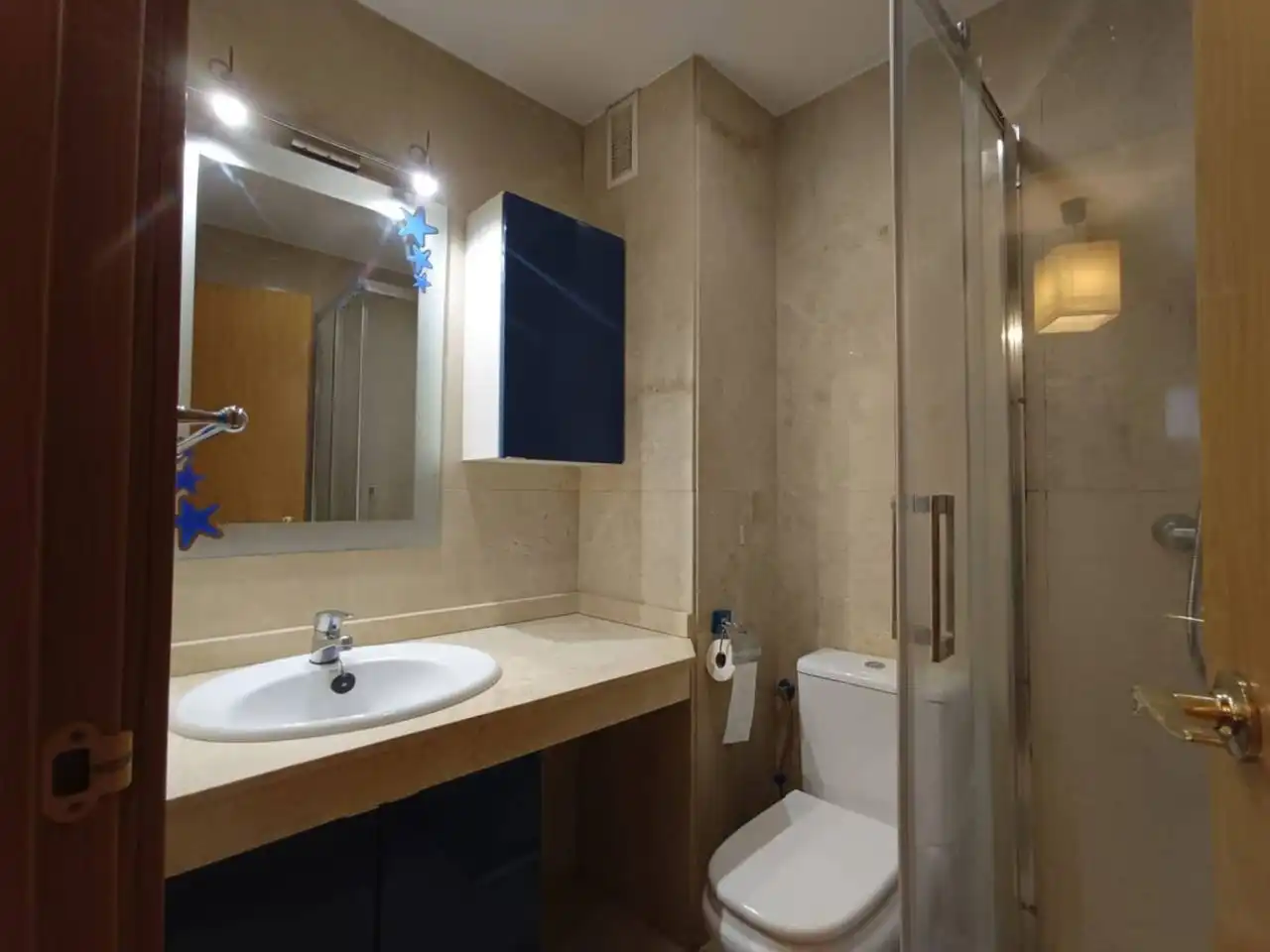 Baño de Apartamento de alquiler en Toledo con Aire acondicionado, Calefacción y Trastero