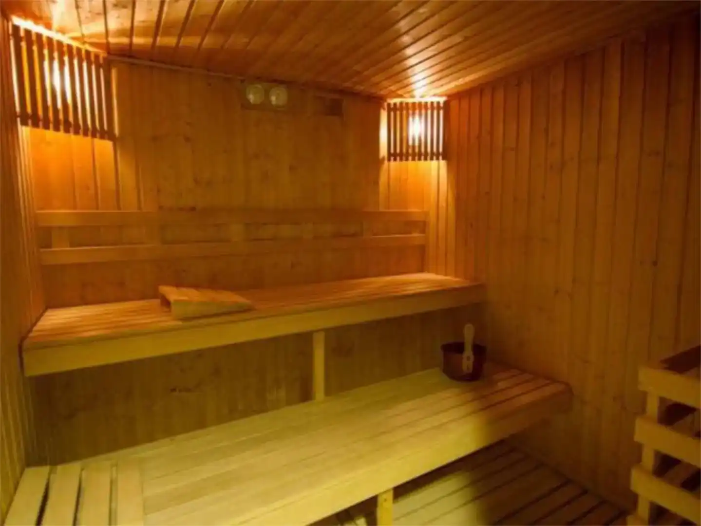 Wohnung zur Miete in Marbella mit Klimaanlage, Schwimmbad und Balkon