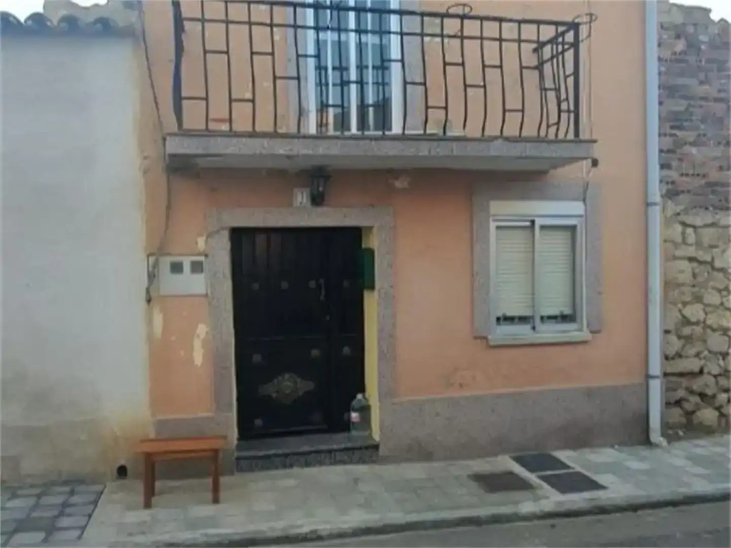 Vista exterior de Casa adosada en venda en Monzón de Campos amb Balcó