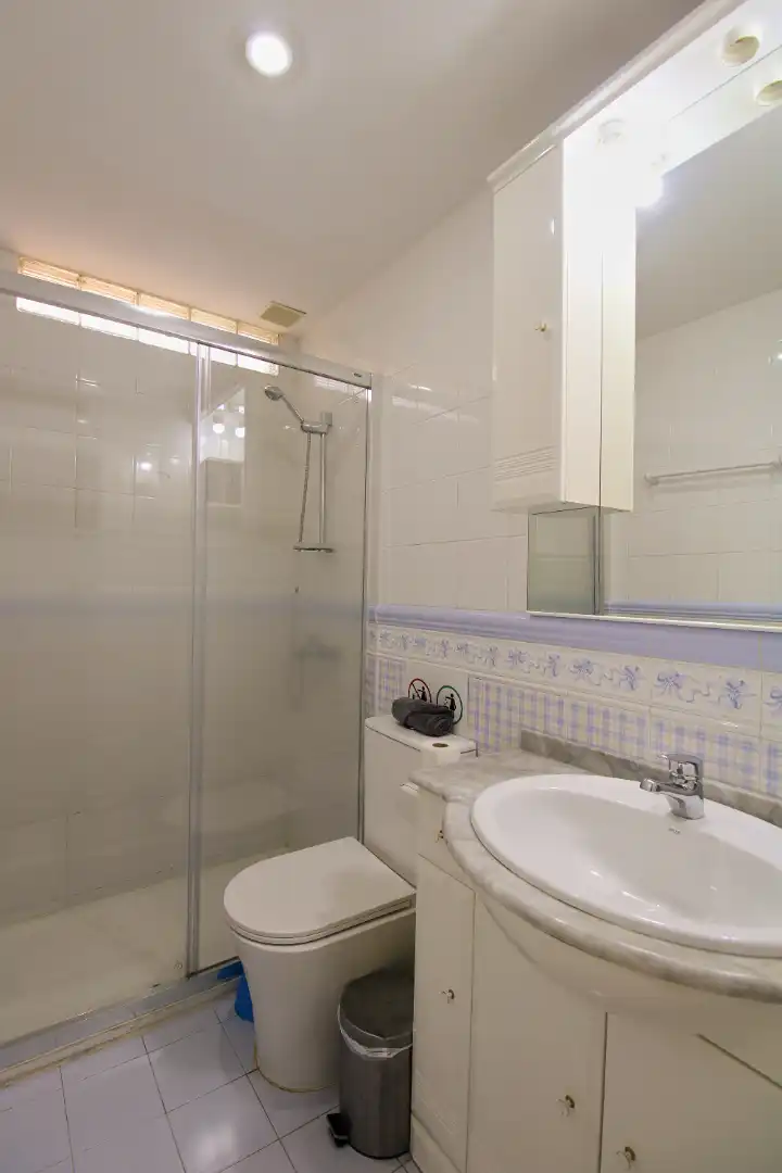 Bany de Casa o xalet en venda en Alhaurín de la Torre amb Aire condicionat, Jardí privat i Terrassa