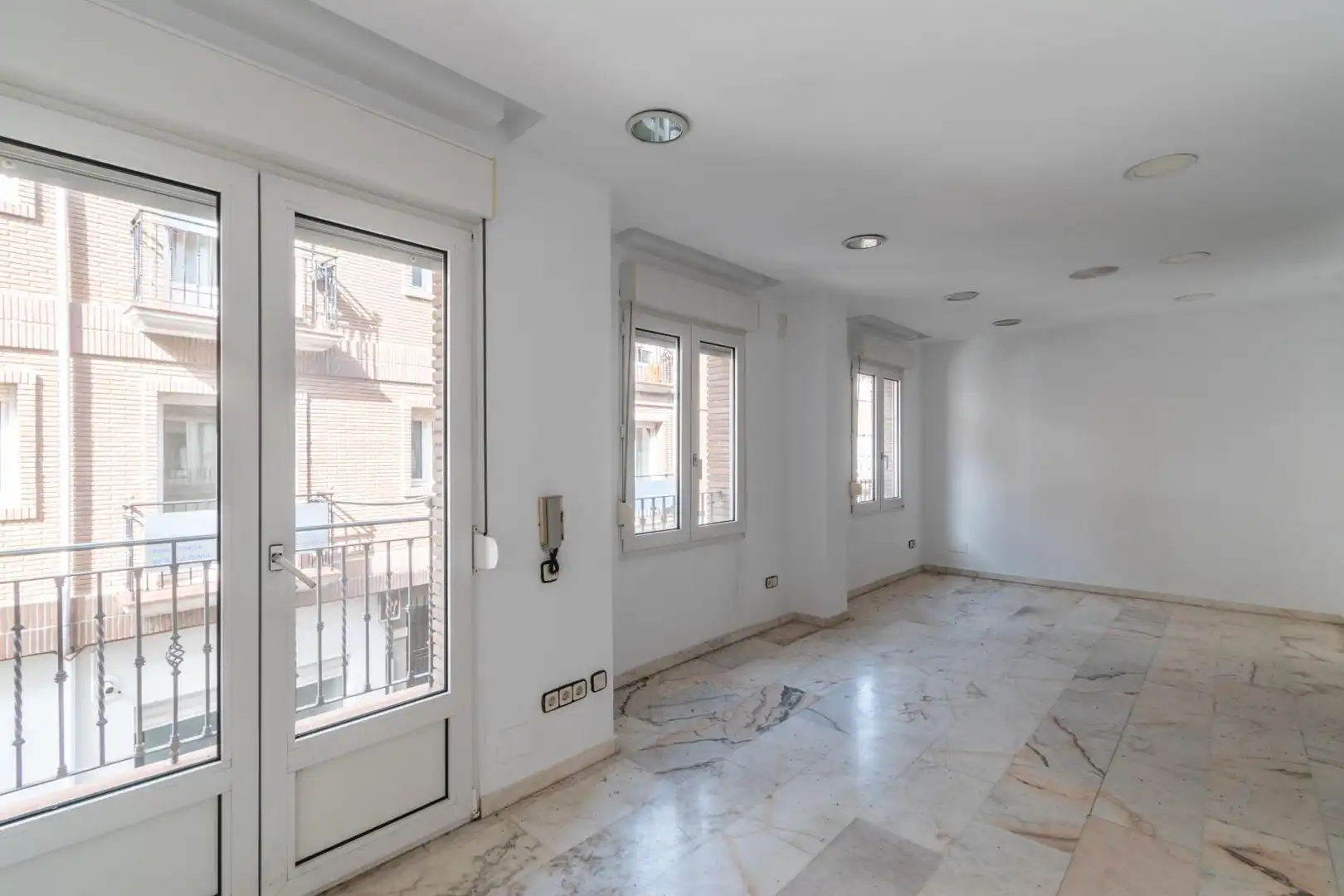 Wohnung zum Verkauf in Armilla mit Klimaanlage, Heizung und Terrasse