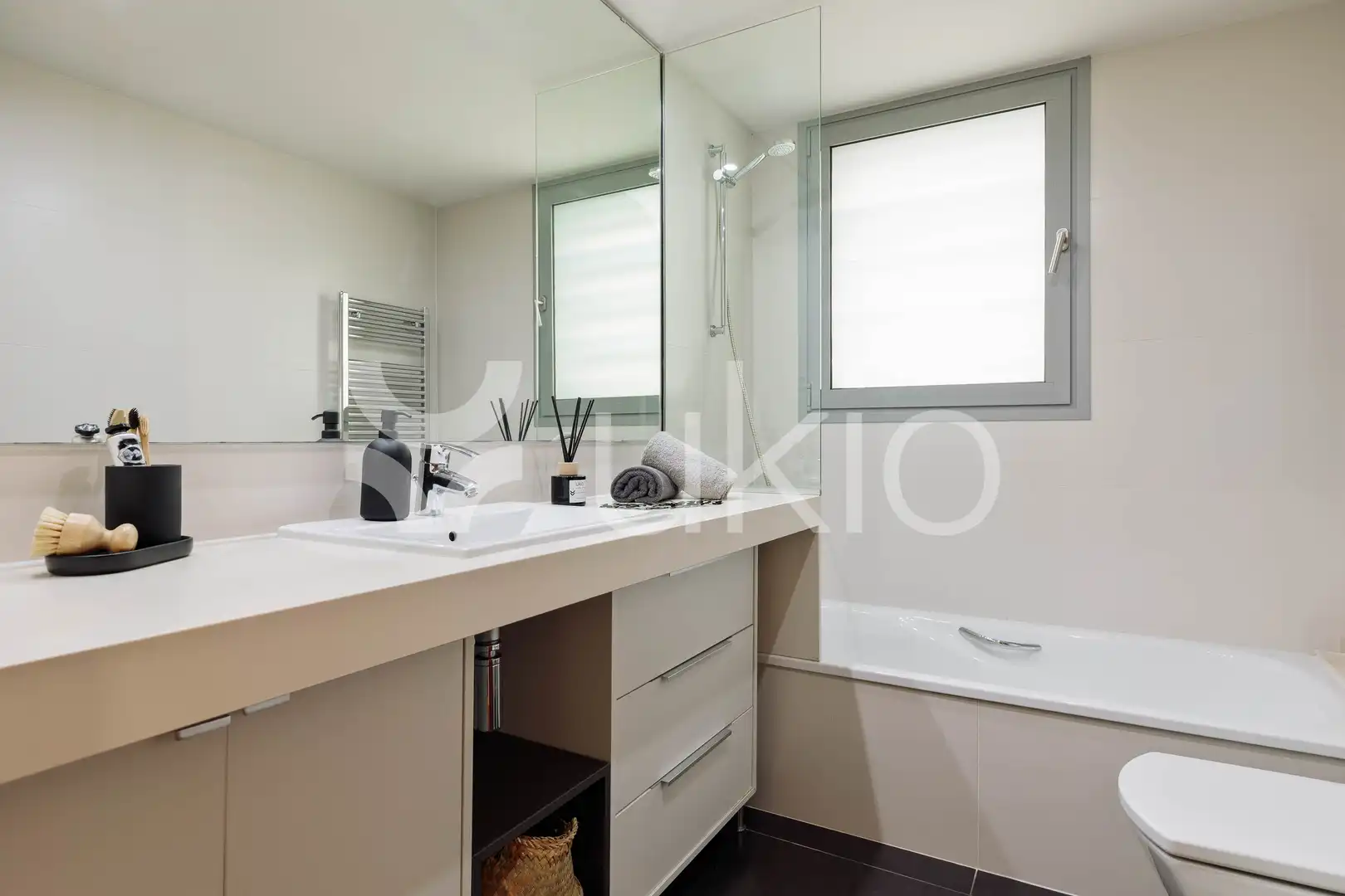 Badezimmer von Wohnungen zur Miete in Barcelona mit Klimaanlage, Heizung und Terrasse
