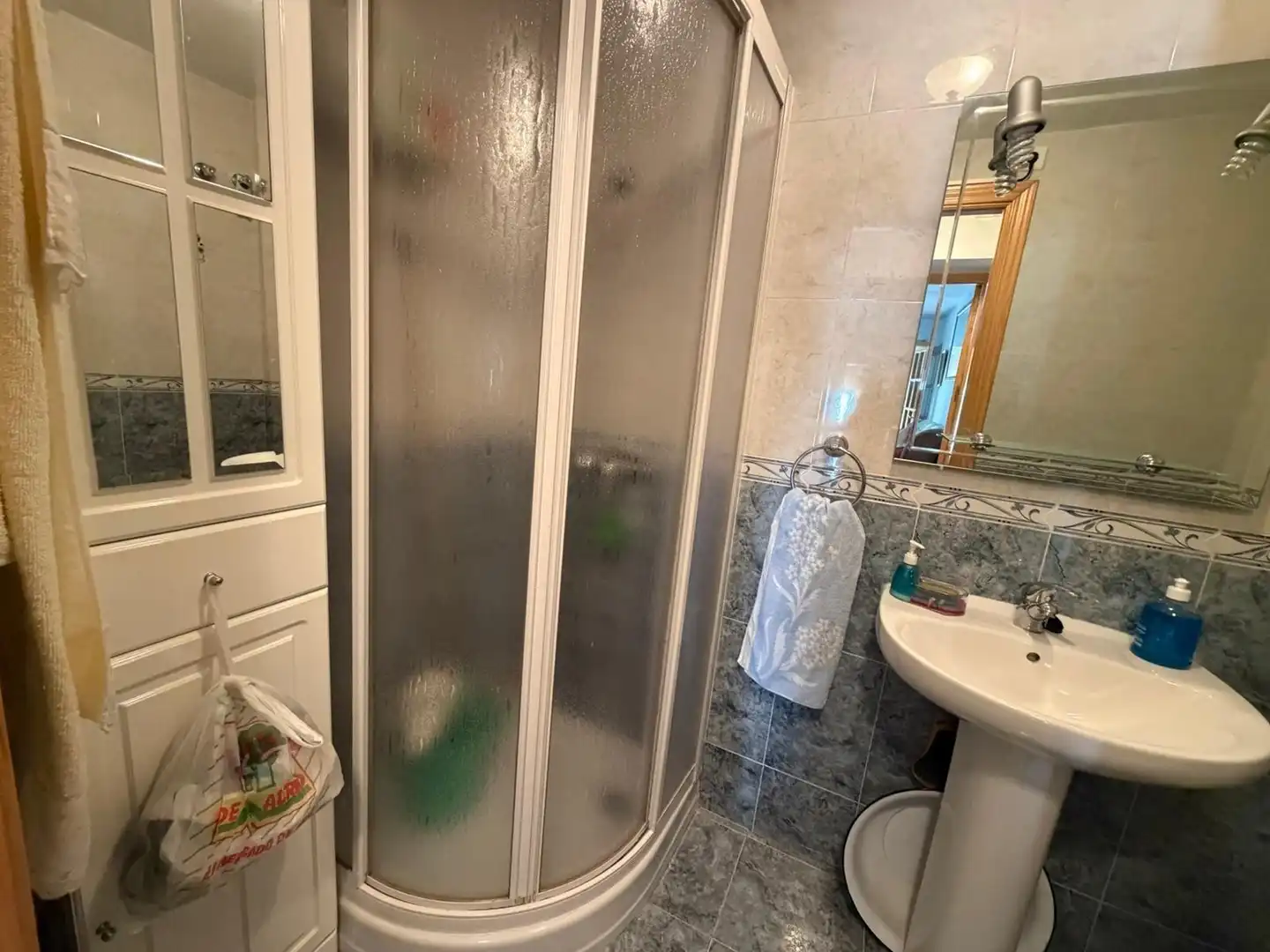 Bany de Casa o xalet en venda en Alcuéscar amb Terrassa, Moblat i Balcó