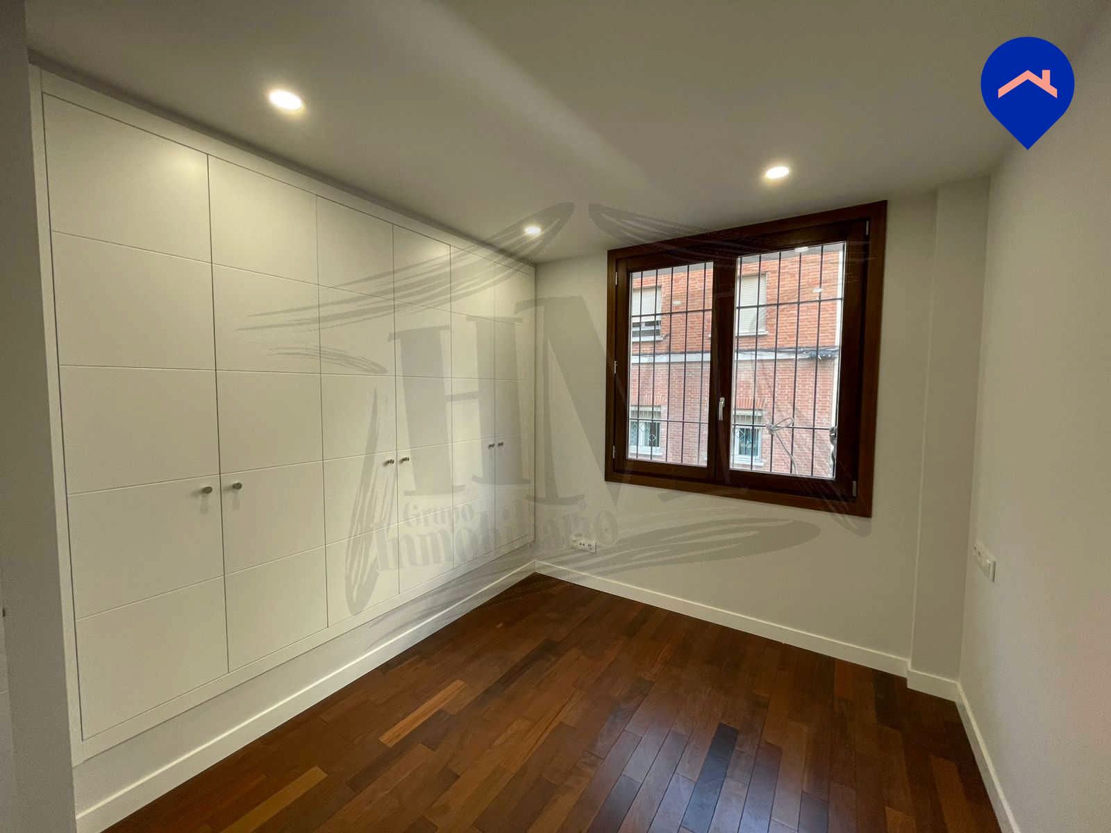 Bedroom of Flat for sale in  Madrid Capital  with Air Conditioner, Heating and Parquet flooring