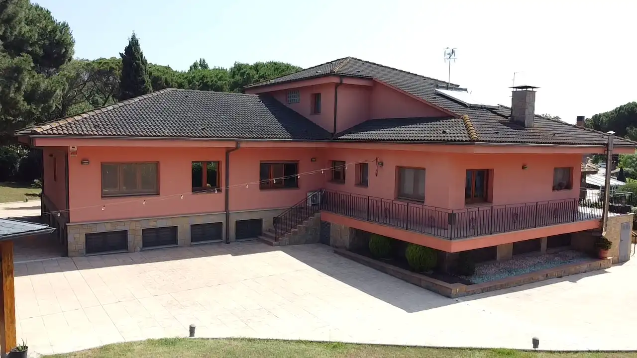 Vista exterior de Casa o xalet en venda en Cardedeu amb Aire condicionat, Calefacció i Jardí privat
