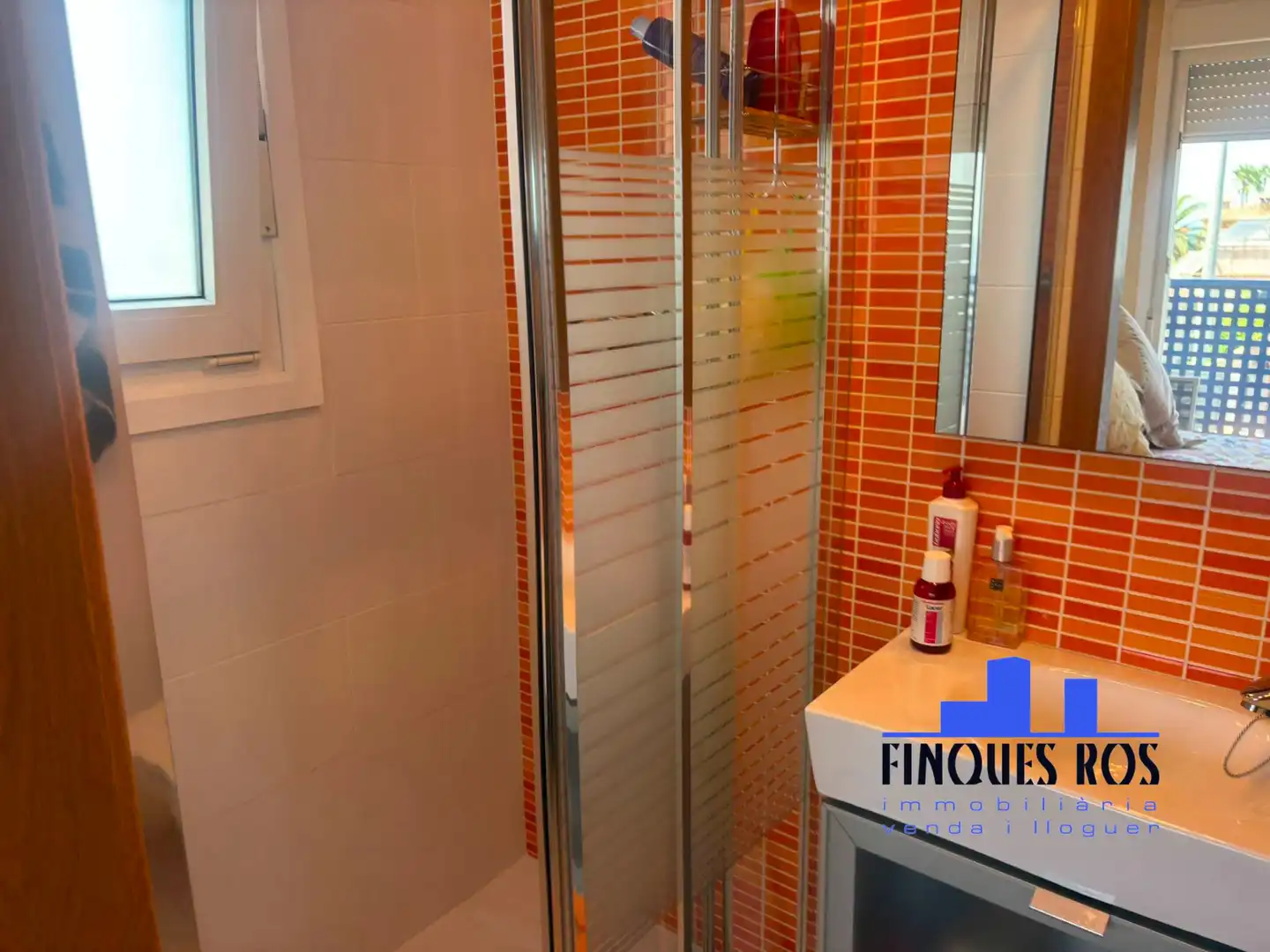 Badezimmer von Einfamilien-Reihenhaus zum Verkauf in Vinaròs mit Klimaanlage, Terrasse und Schwimmbad