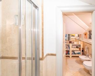 Bany de Apartament de lloguer en  Zaragoza Capital amb Moblat i Es permeten mascotes