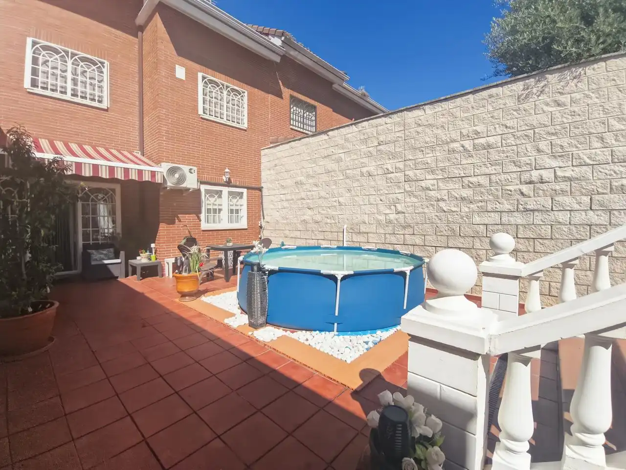 Piscina de Casa adosada en venta en Rivas-Vaciamadrid con Aire acondicionado, Calefacción y Jardín privado