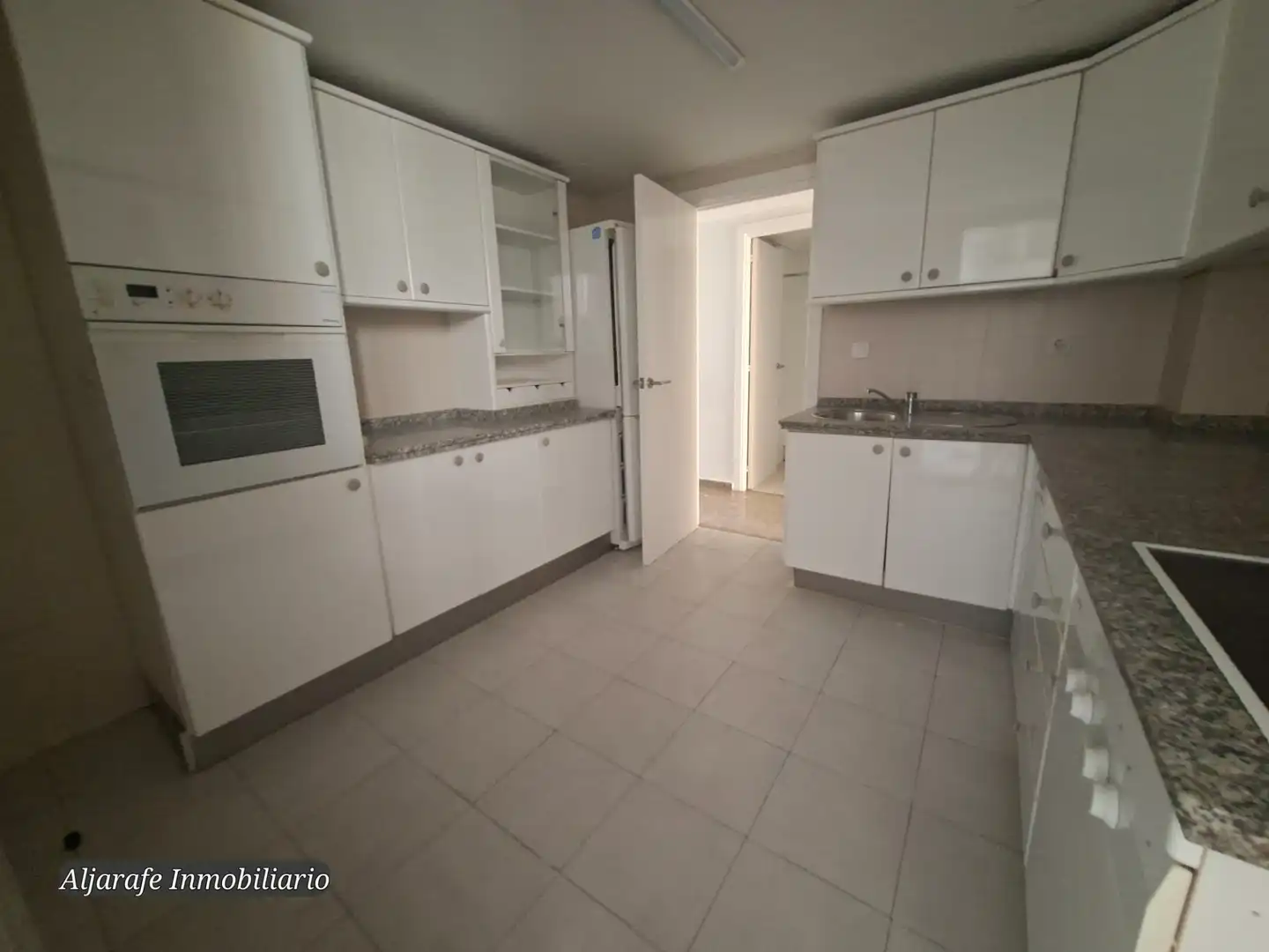 Kitchen of Flat for sale in Sevilla  with Air Conditioner, Heating and Private garden