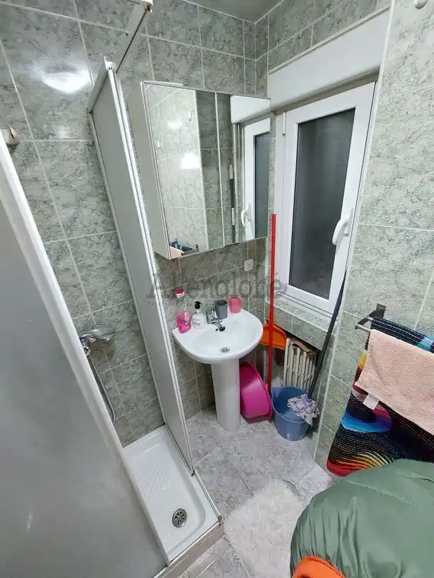 Bathroom of Flat for rent in Oviedo   with Heating