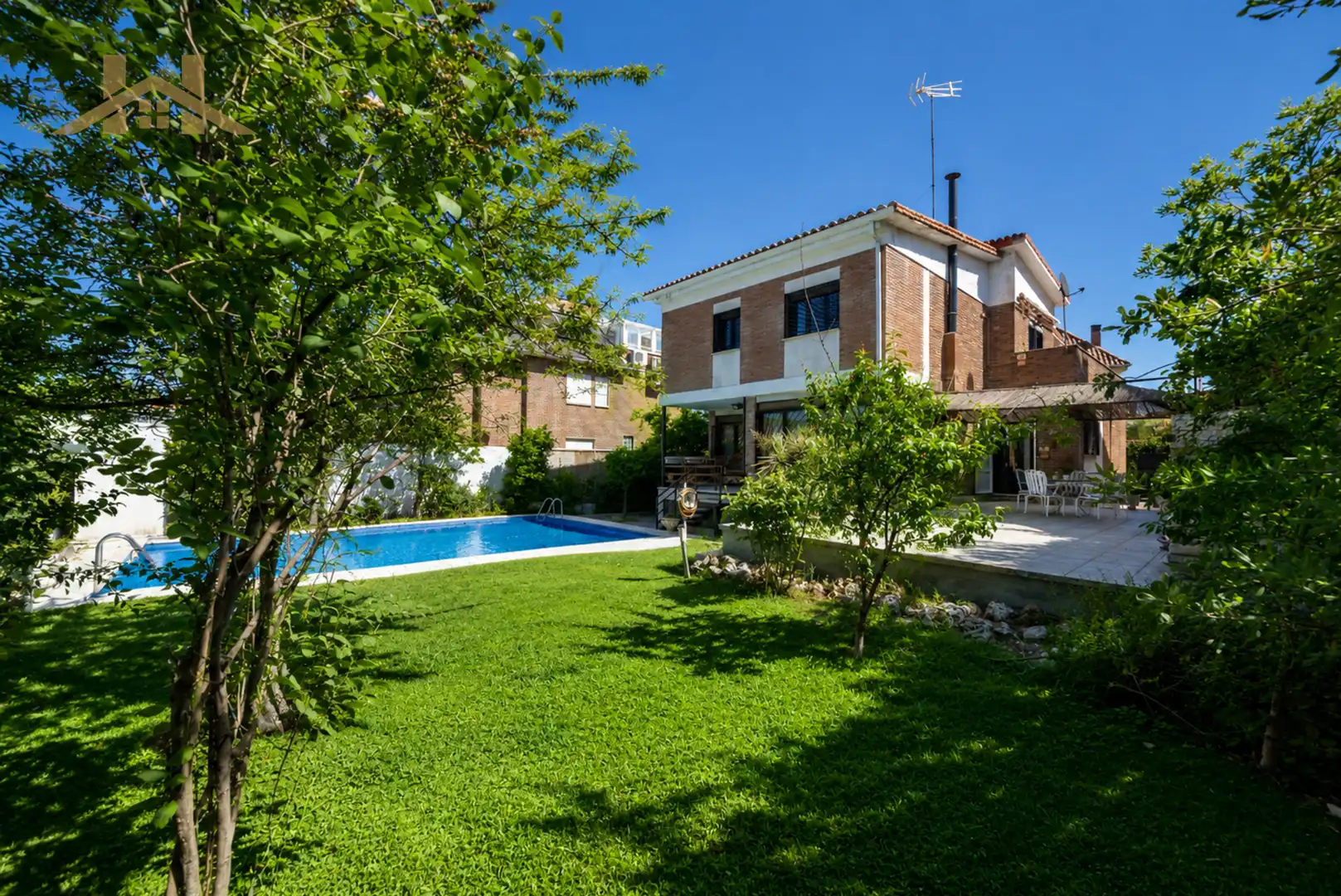 Xalet amb piscina en venda a Calle Siete Picos