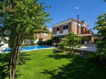 Xalet amb piscina en venda a Calle Siete Picos