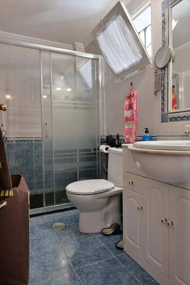 Bathroom of Houses for sale in Sevilla  with Air Conditioner and Terrace