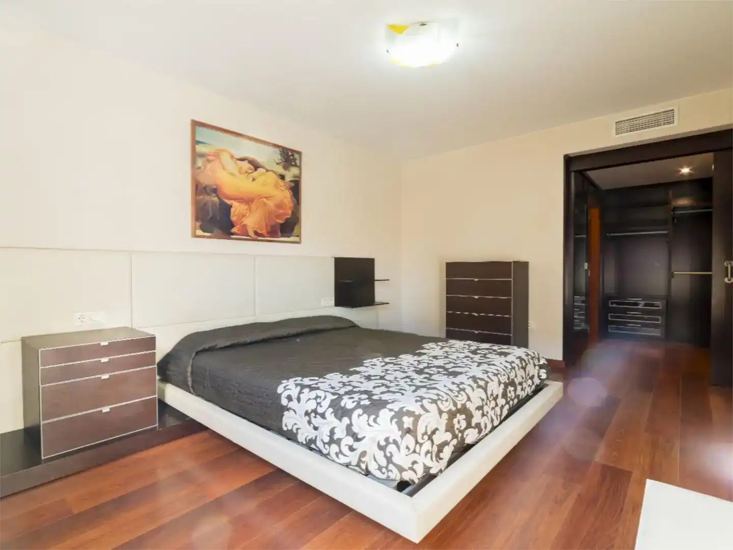 Habitación de Piso de alquiler en Granada con Aire acondicionado, Jardín privado y Parquet