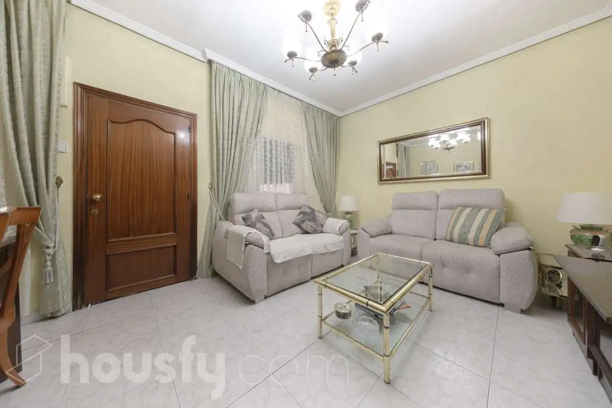 Sala d'estar de Casa o xalet en venda en Puente de Vallecas