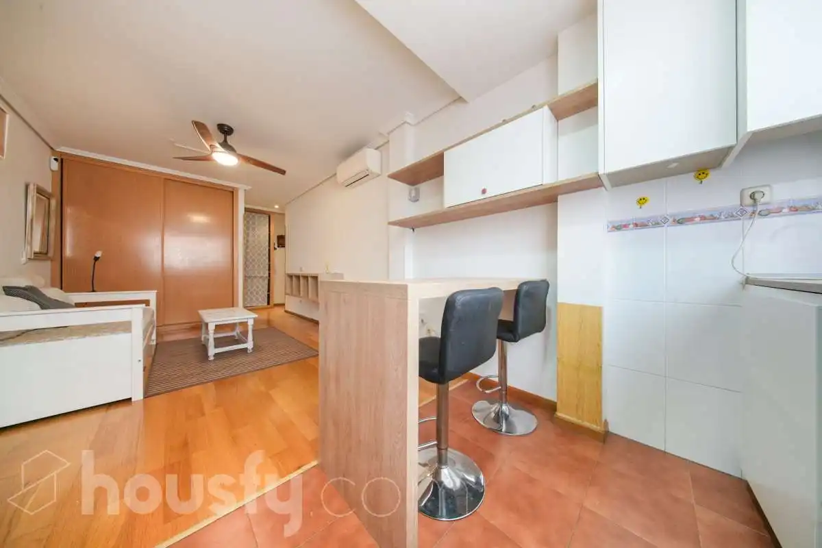 Exterior view of Study for sale in Madrid  with Air Conditioner, Storage room and Furnished