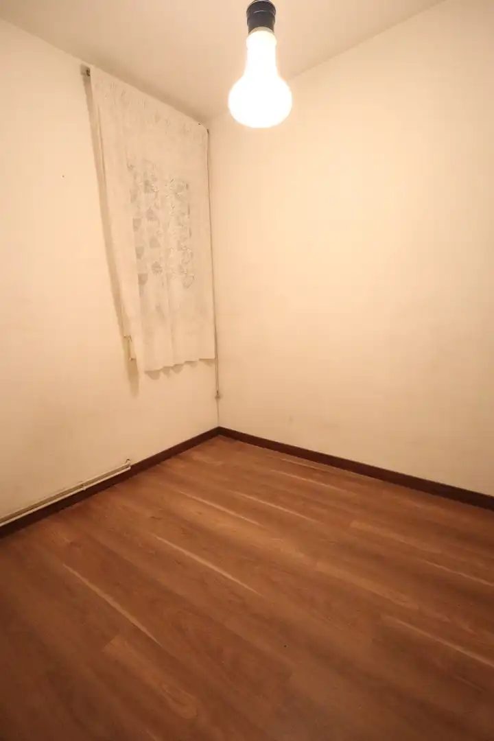 Piso en venta en Barcelona con Calefacción y Balcón