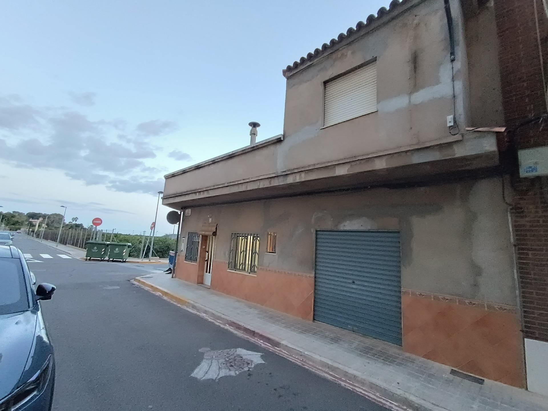 Vista exterior de Finca rústica en venda en Benicull de Xúquer amb Terrassa