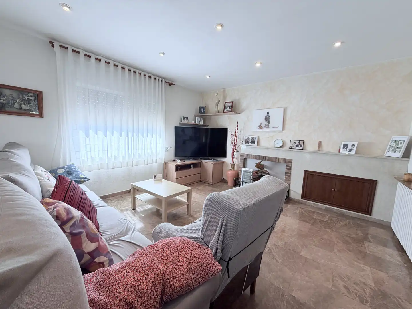 Living room of Houses for sale in Terrassa  with Air Conditioner, Heating and Private garden