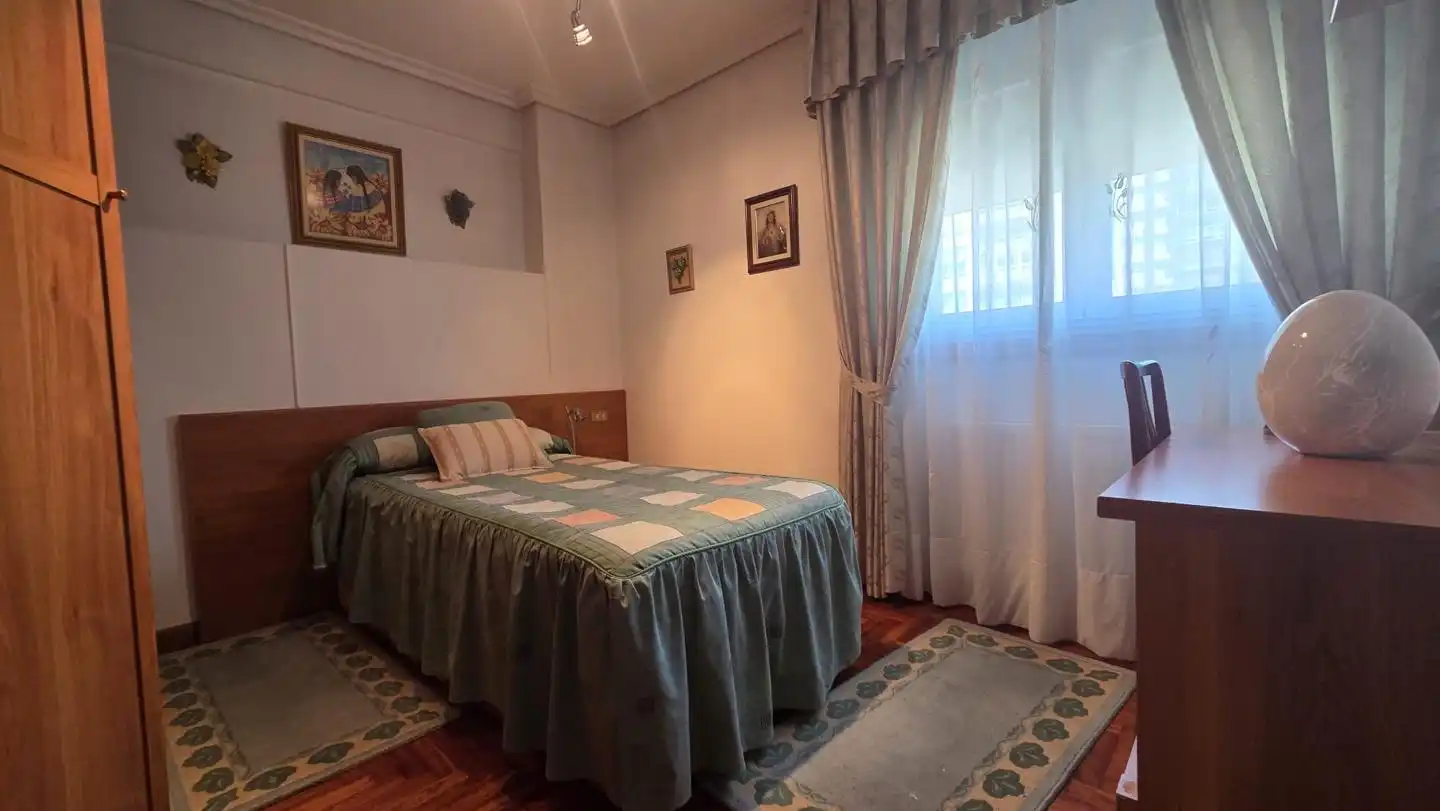 Bedroom of Flat for sale in Vigo   with Furnished