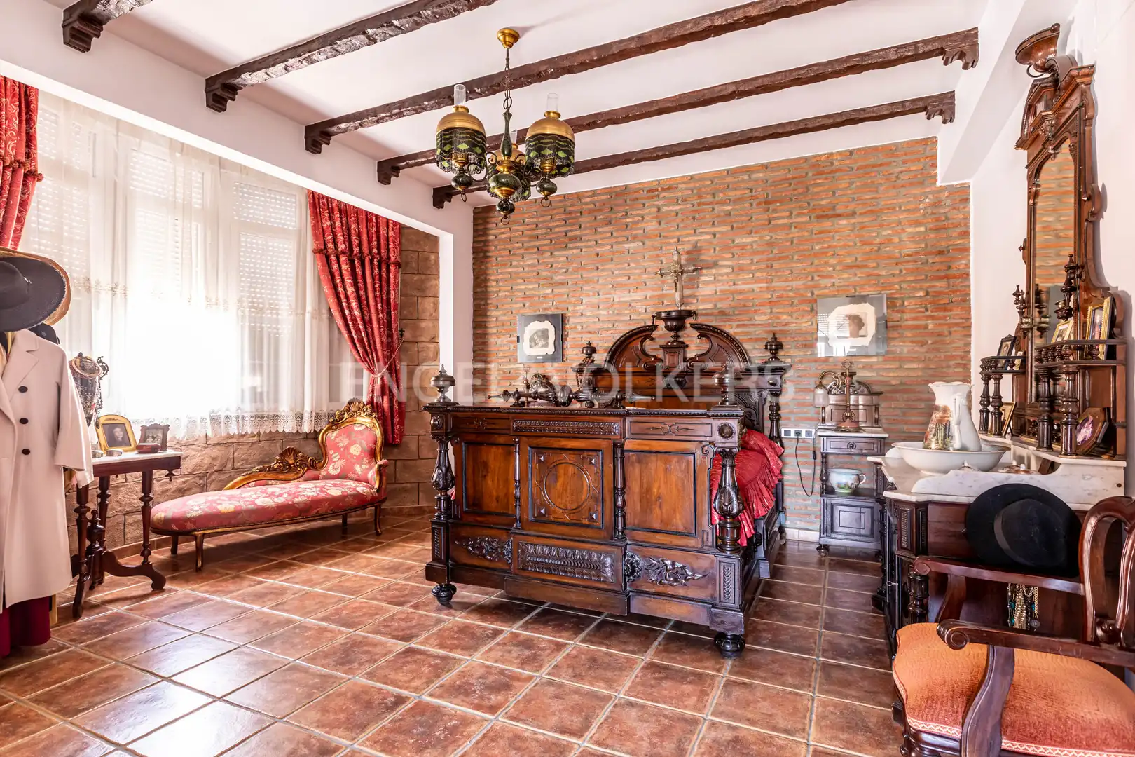 Dormitori de Casa o xalet en venda en Utrera amb Aire condicionat, Calefacció i Jardí privat