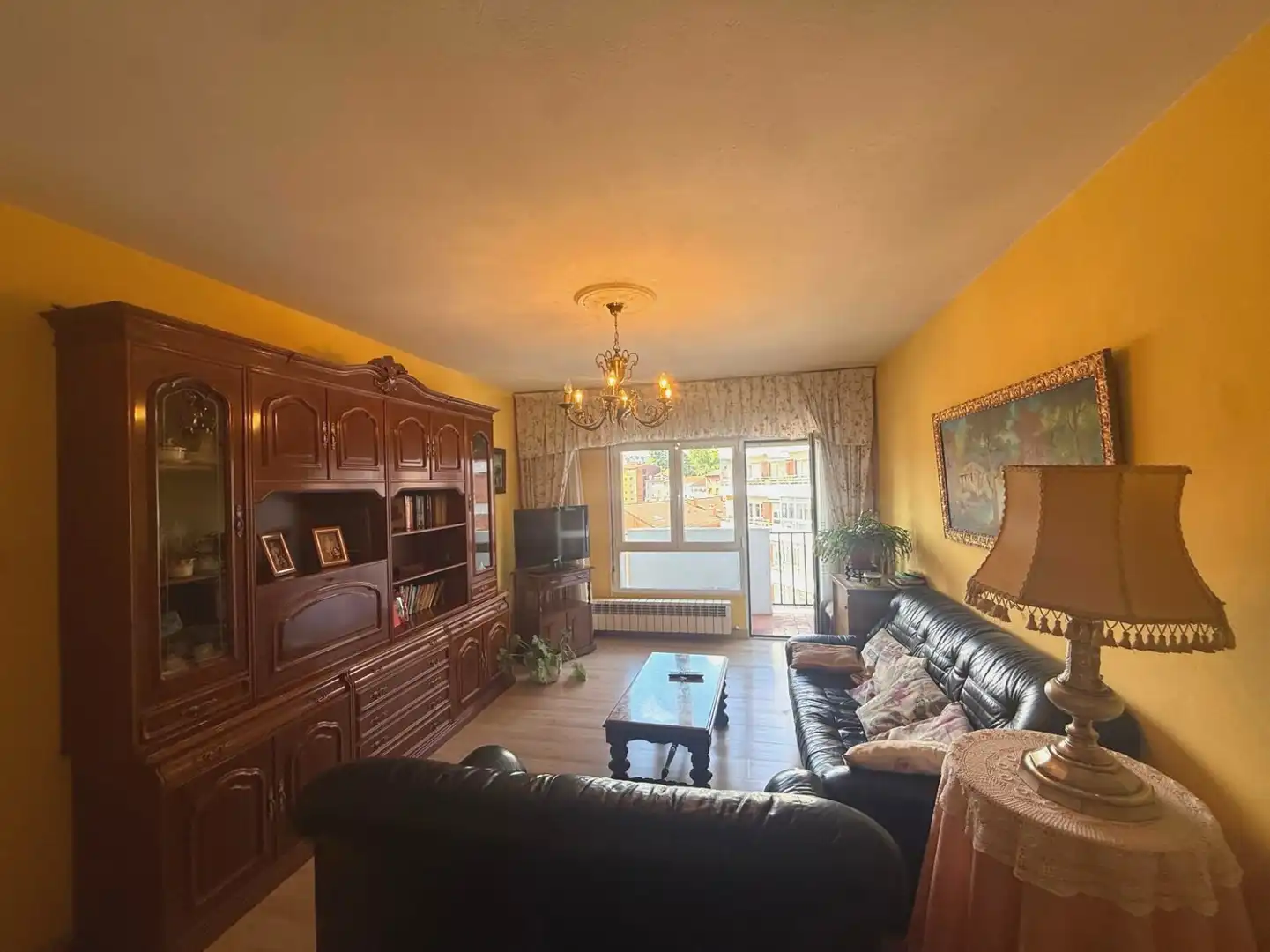 Sala de estar de Piso en venta en Avilés con Calefacción, Terraza y Amueblado