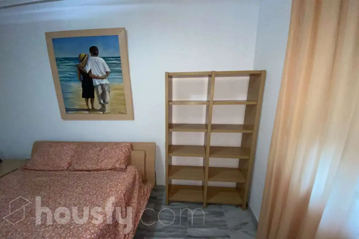 Schlafzimmer von Wohnung zur Miete in Sevilla mit Klimaanlage, Heizung und Terrasse