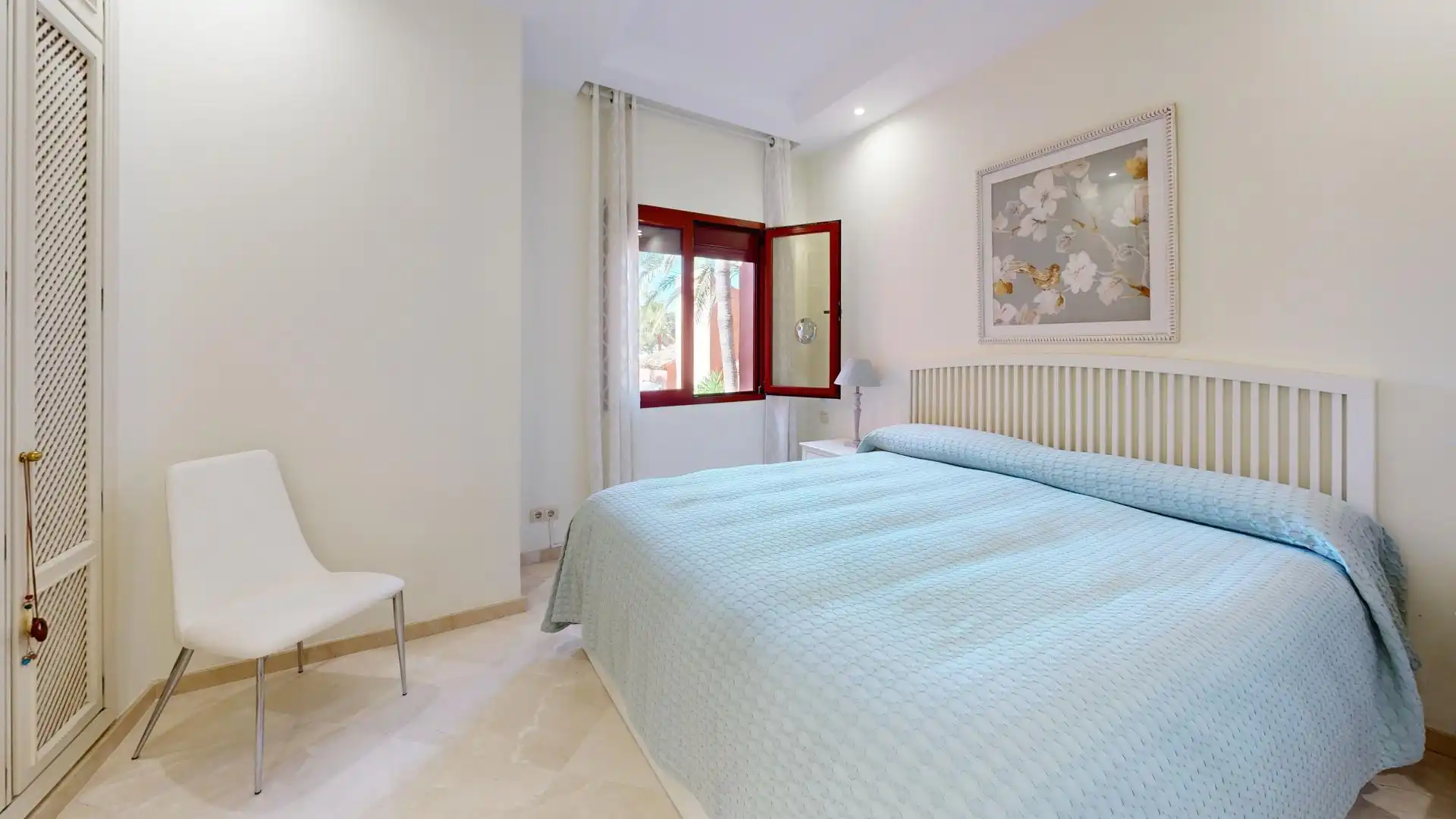 Schlafzimmer von Wohnung zum Verkauf in Marbella mit Heizung, Privatgarten und Terrasse