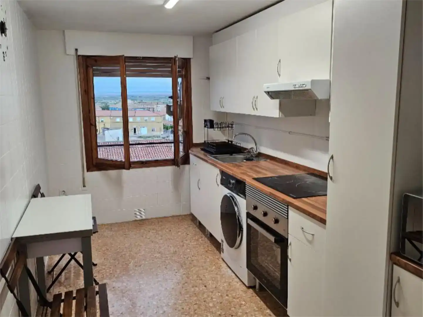 Kitchen of Flat for share in Gallur  with Storage room and Furnished