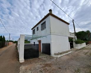Vista exterior de Casa o xalet en venda en Alzira amb Jardí privat, Terrassa i Traster