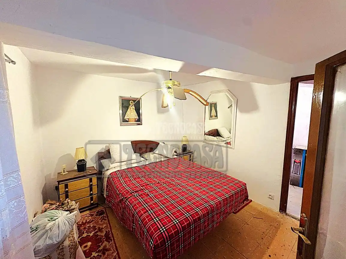 Habitación de Casa adosada en venta en Castillo-Albaráñez con Calefacción