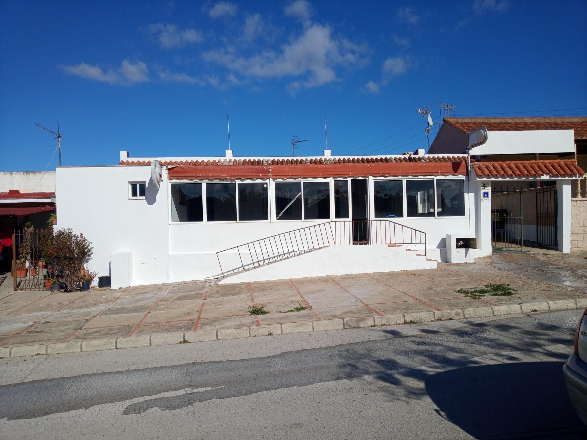 Vista exterior de Local en venta en San José del Valle