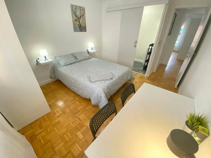 Bedroom of Flat to share in  Madrid Capital  with Heating, Furnished and Washing machine