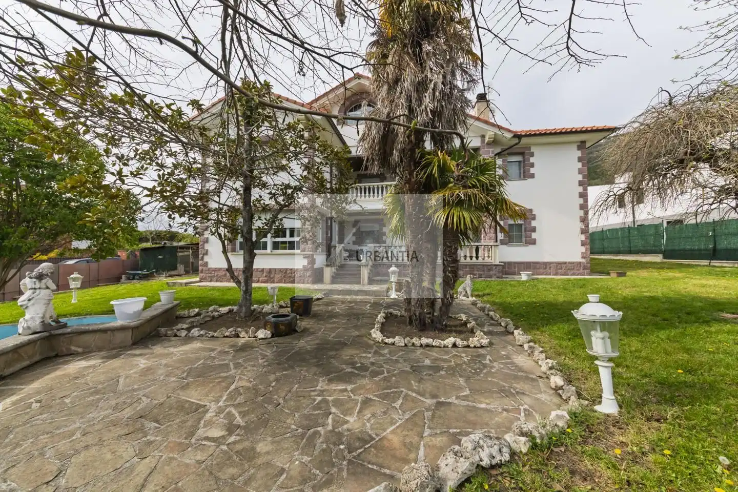 Vista exterior de Casa o chalet en venta en Berrioplano / Berriobeiti con Aire acondicionado, Calefacción y Jardín privado