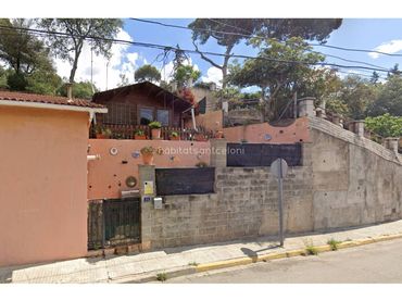 Casa amb jardí en venda a Calle JOSEP MARIA DE SEGARRA 11