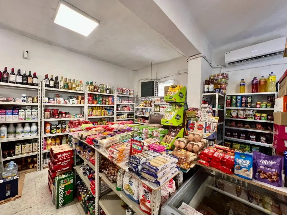 Local comercial en venda a Latina, imagen 4