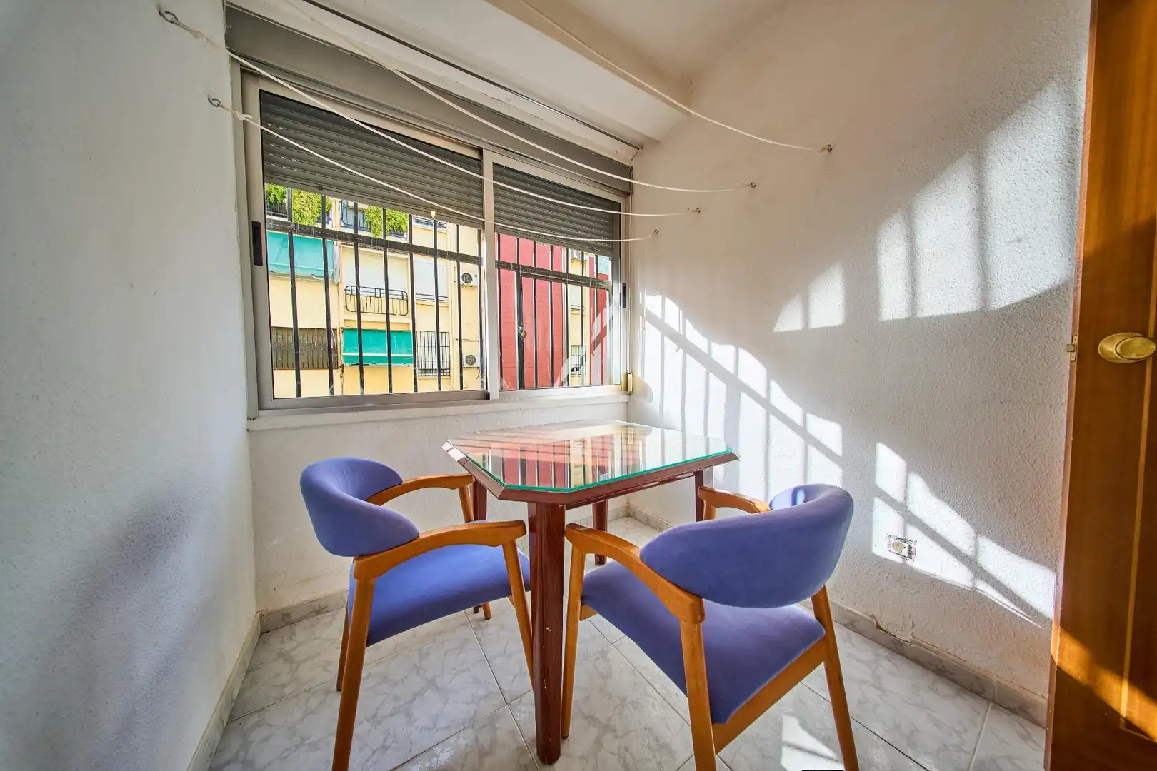 Terraza de Piso para compartir en Granada con Amueblado