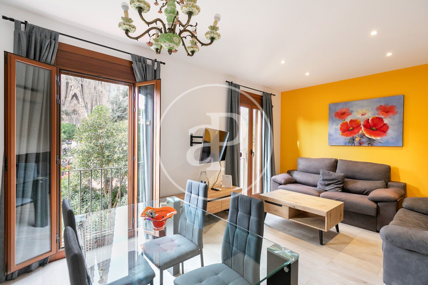 Vista exterior de Piso de alquiler en  Barcelona Capital con Aire acondicionado, Calefacción y Amueblado