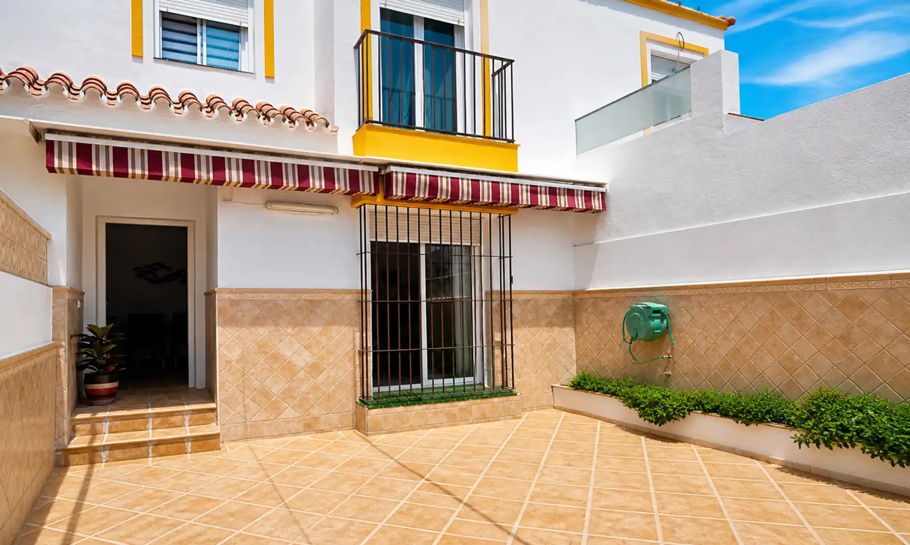 Maison mitoyenne avec jardin à vendre à SIN NOMBRE MA-4-2 0