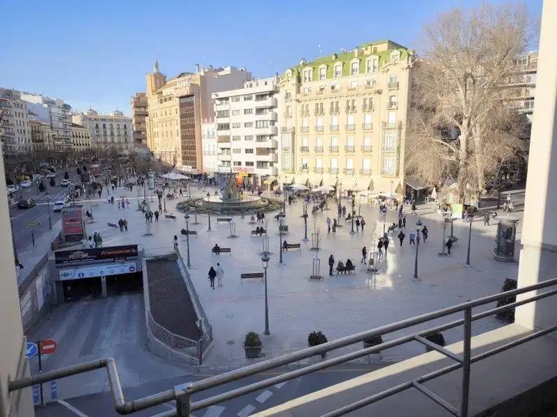Außenansicht von Wohnung zur Miete in Granada mit Parkett und Terrasse