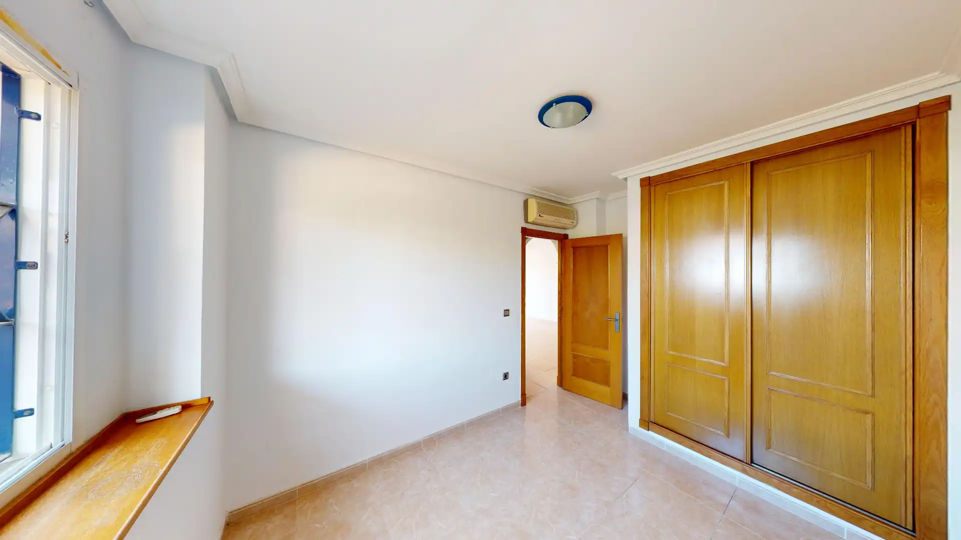 Flat for sale in Torrevieja  with Air Conditioner, Terrace and Community pool