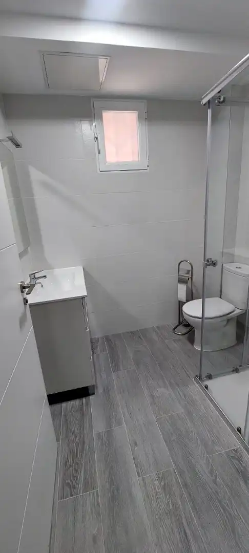 Bathroom of Flat for sale in Valladolid  with Heating, Parquet flooring and Furnished