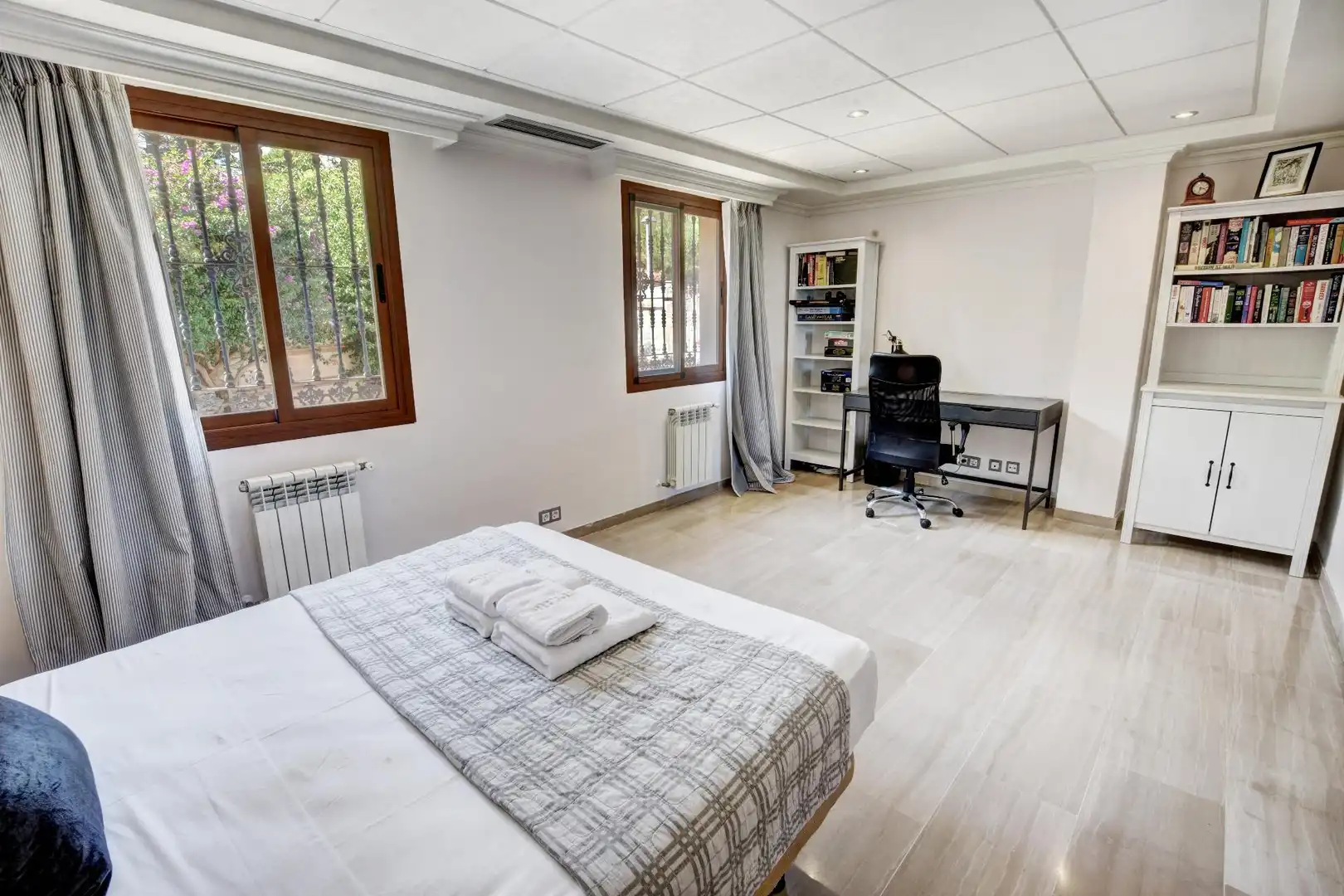 Dormitori de Casa o xalet en venda en Benalmádena amb Aire condicionat, Calefacció i Jardí privat