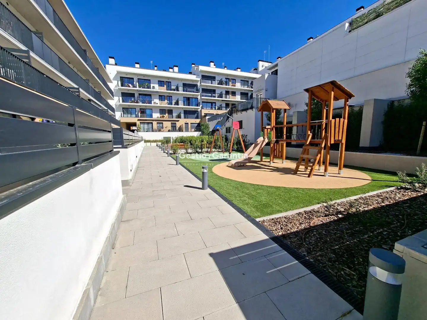 Terrasse von Wohnung zum Verkauf in Terrassa mit Terrasse, Schwimmbad und Gemeinschaftspool