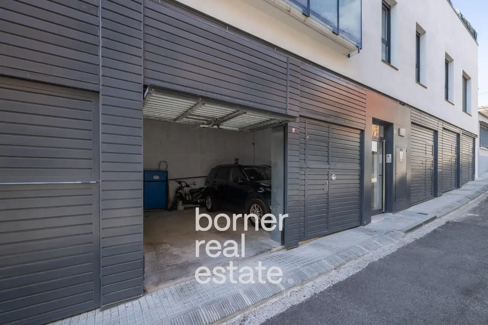 Exterior view of Flat for sale in Terrassa  with Air Conditioner, Heating and Parquet flooring